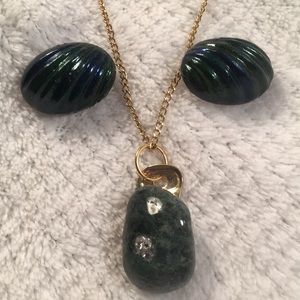 J343 Set Agate pendant with Post Earrings